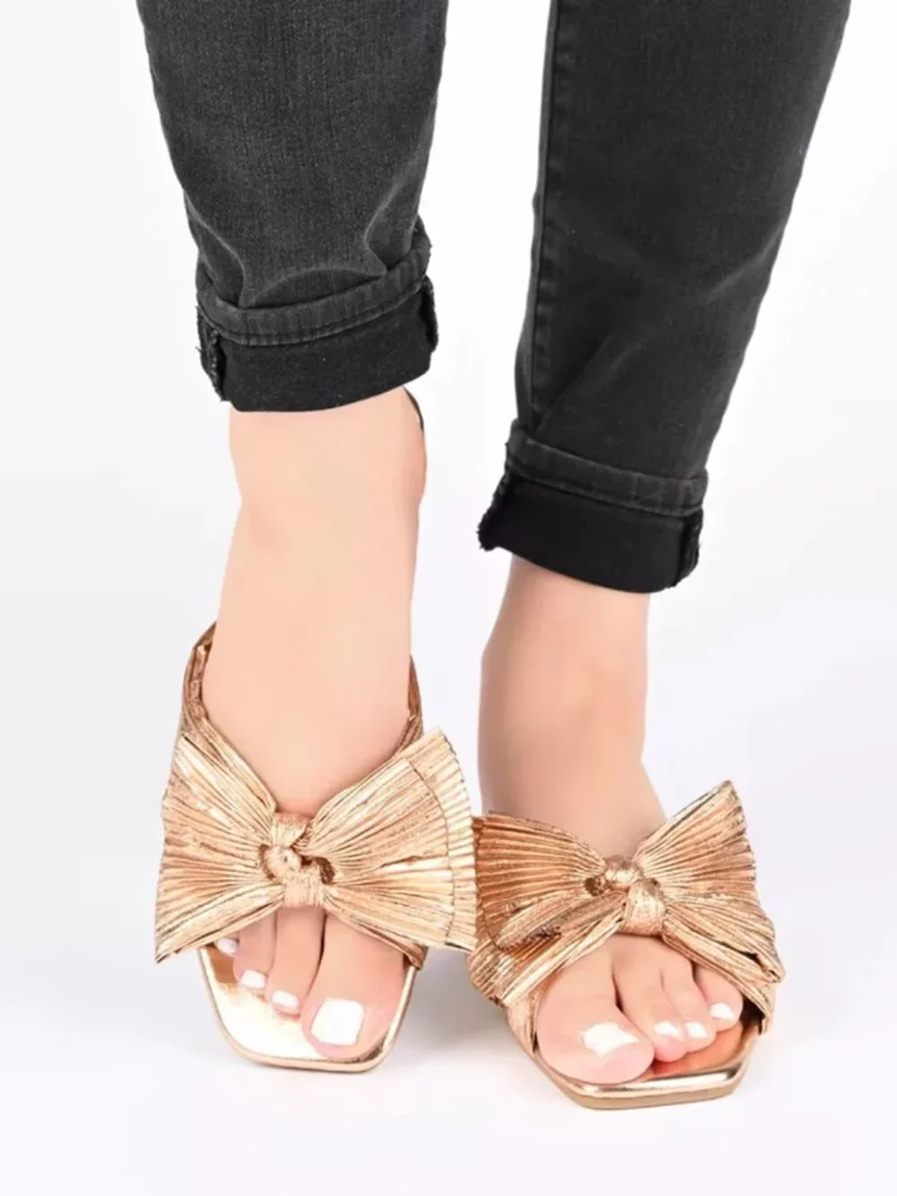 Journee Collection / Serlina Tru Comfort Foam Gold Slide Bow Sandal / Size 7